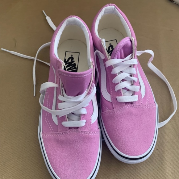 Vans Old Skool Shoes - Picture 2 of 5